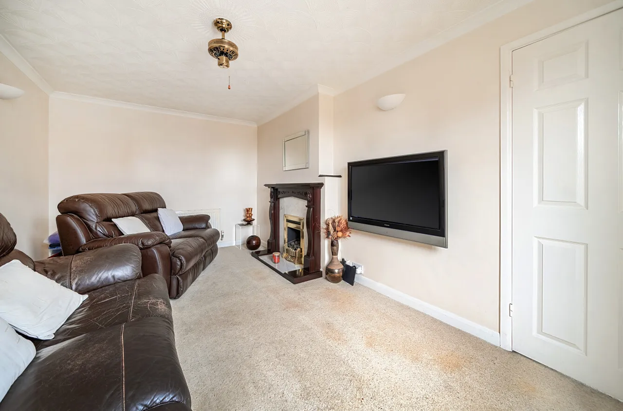 Goddards Close, Sherfield-on-Loddon, Hook, Hampshire, RG27 0EG, photo 4