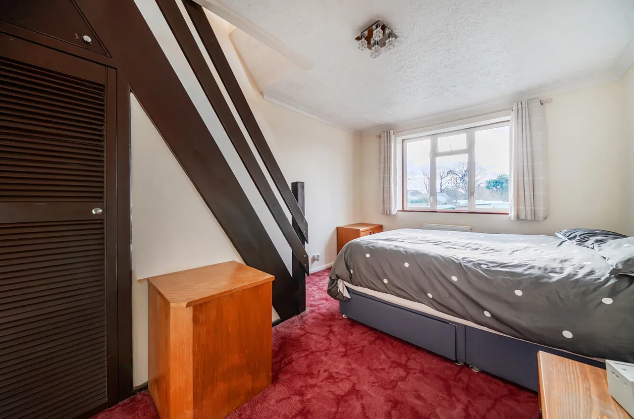 Goddards Close, Sherfield-on-Loddon, Hook, Hampshire, RG27 0EG, photo 6