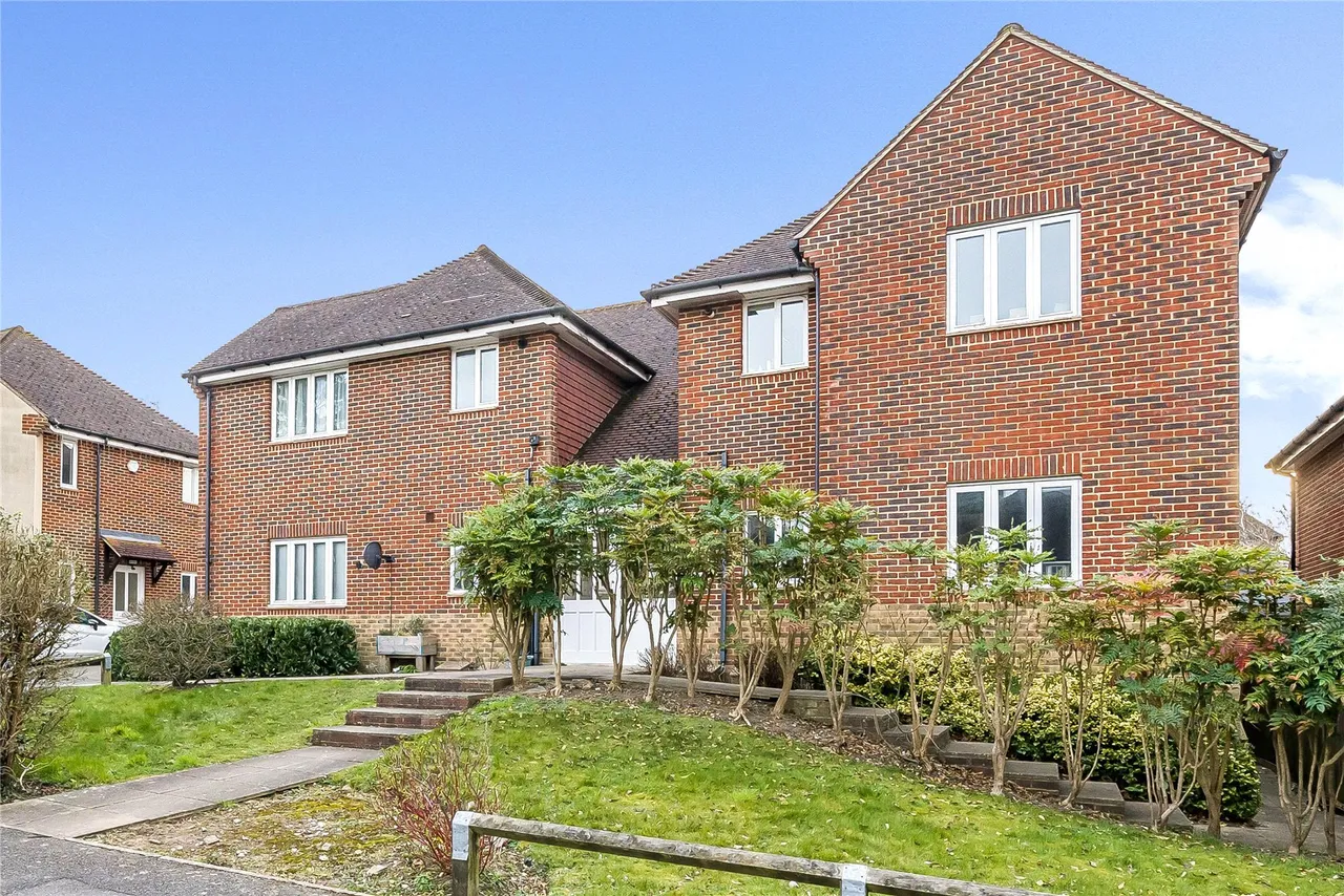 2 bed flat for sale, Champion Down, Effingham, KT24
