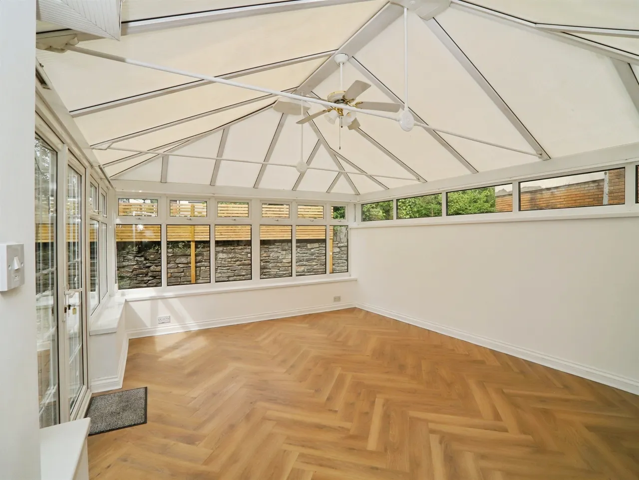 Woodland Crescent, Abercynon, Mountain Ash, photo 8