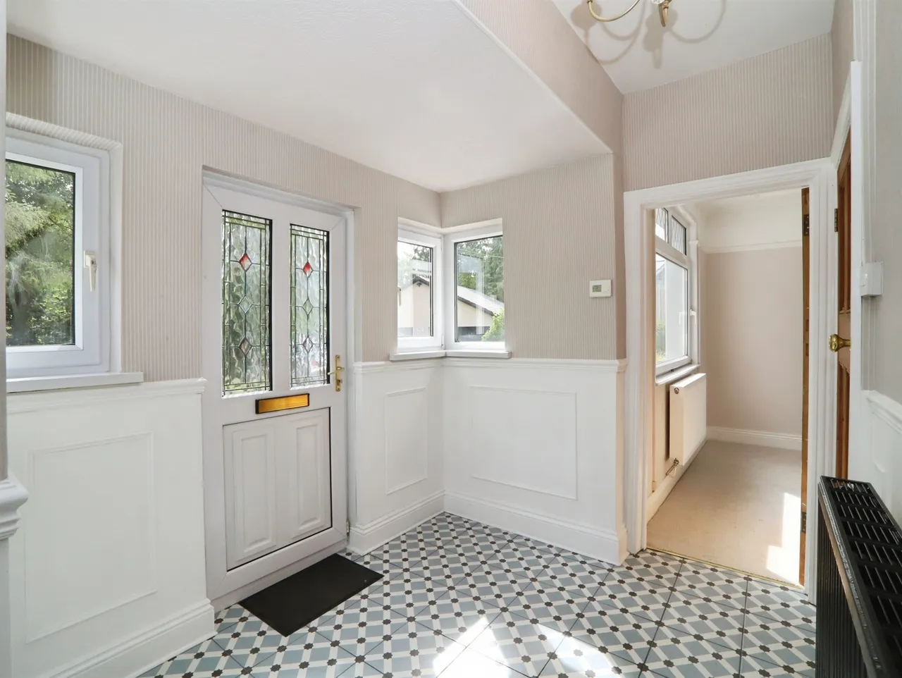 Woodland Crescent, Abercynon, Mountain Ash, photo 2