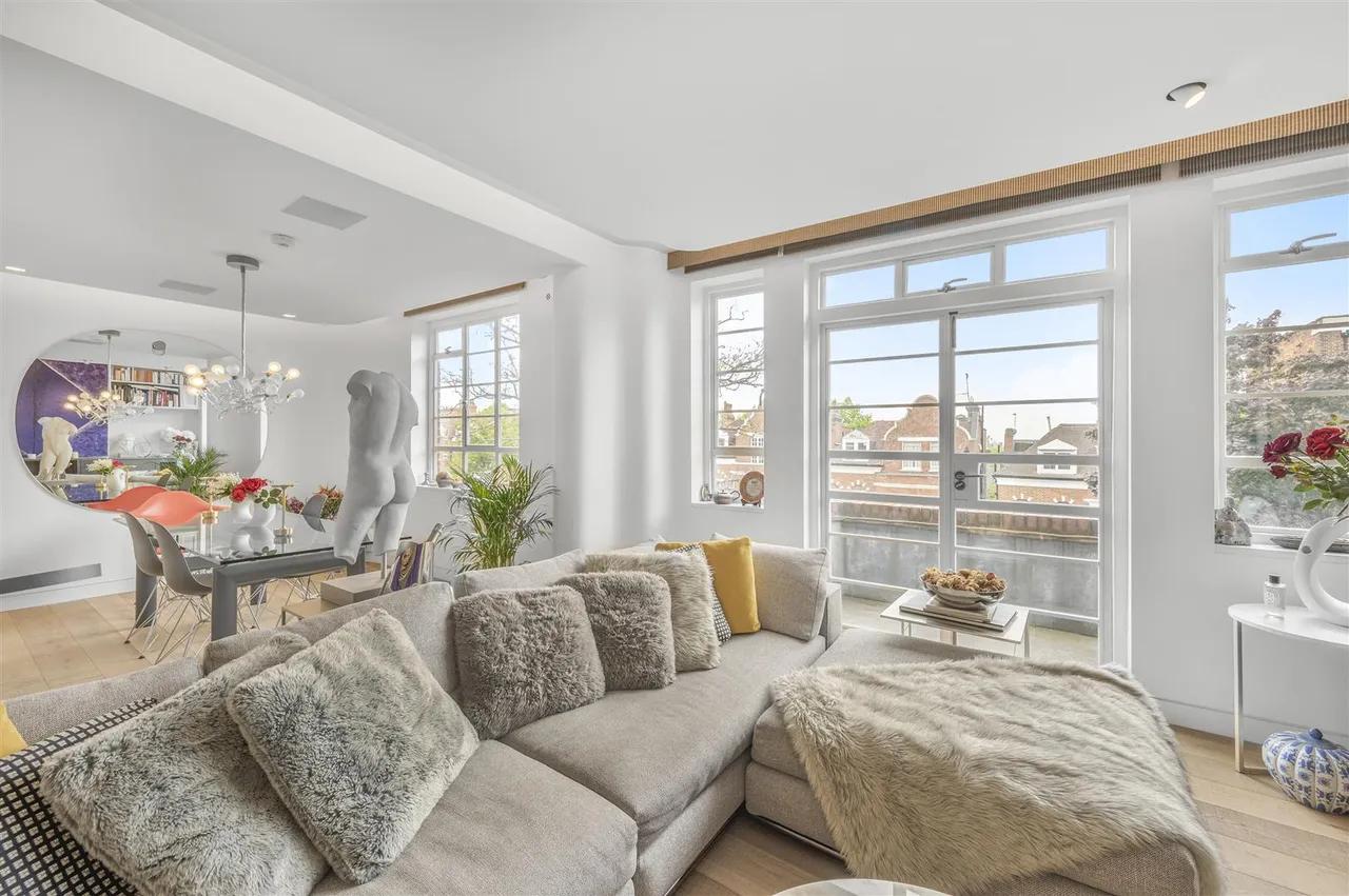 2 bed flat for sale, Frognal Lane, Hampstead, NW3
