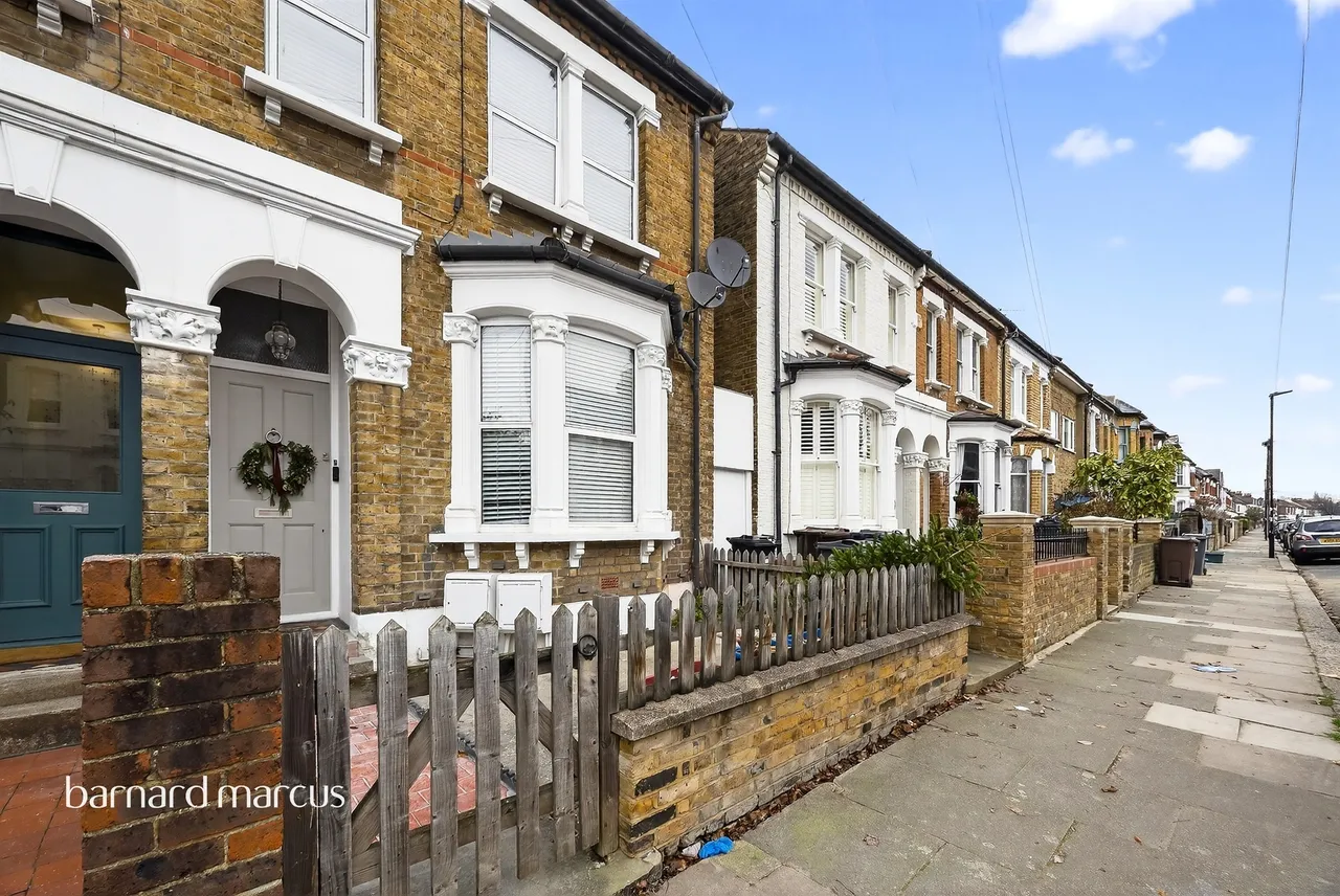 2 bed flat for sale — Whitestile Road, Brentford