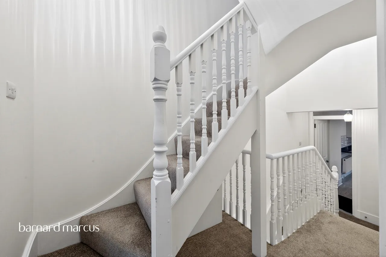 Whitestile Road, Brentford, photo 6