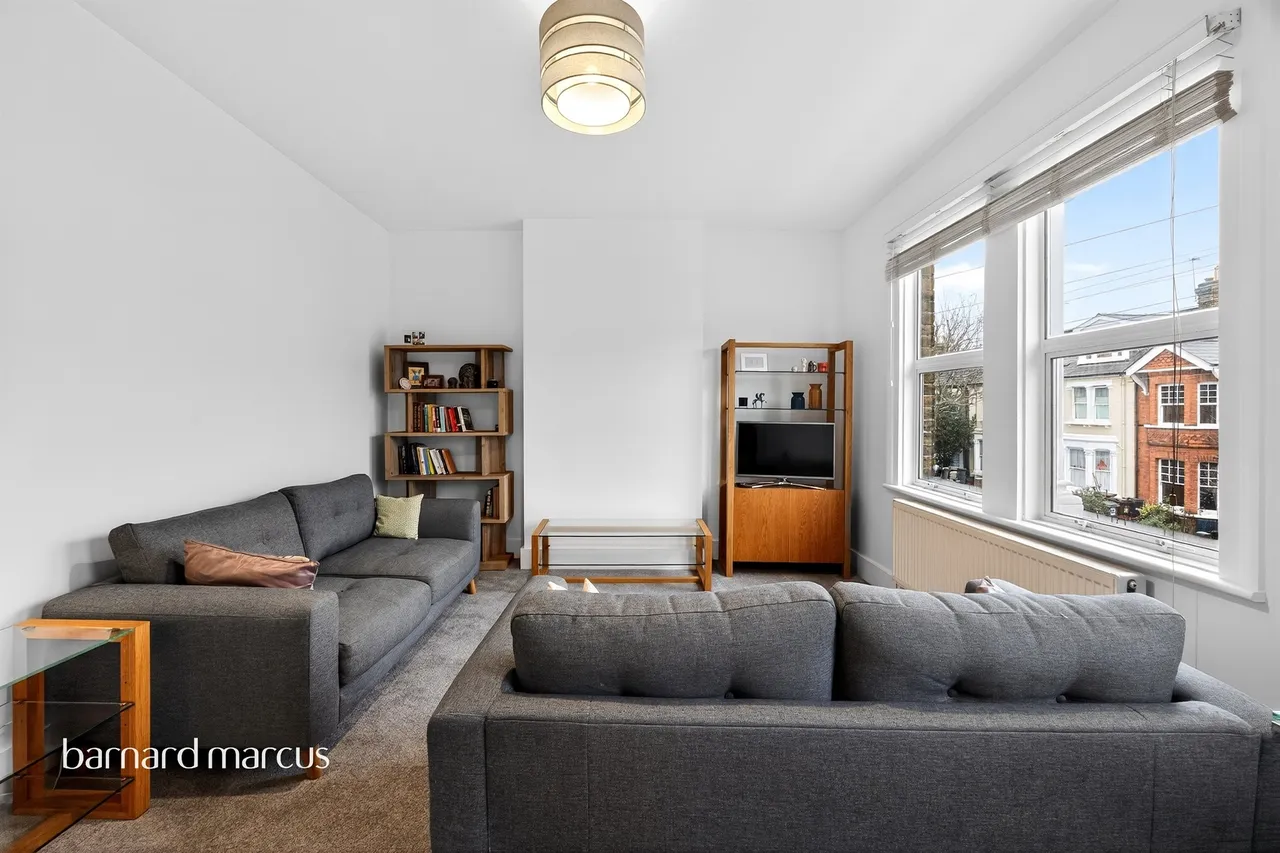 Whitestile Road, Brentford, photo 9