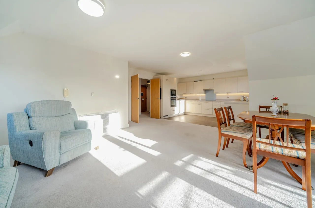 Redfields Lane, Church Crookham, Fleet, Hampshire, GU52 0AE, photo 5