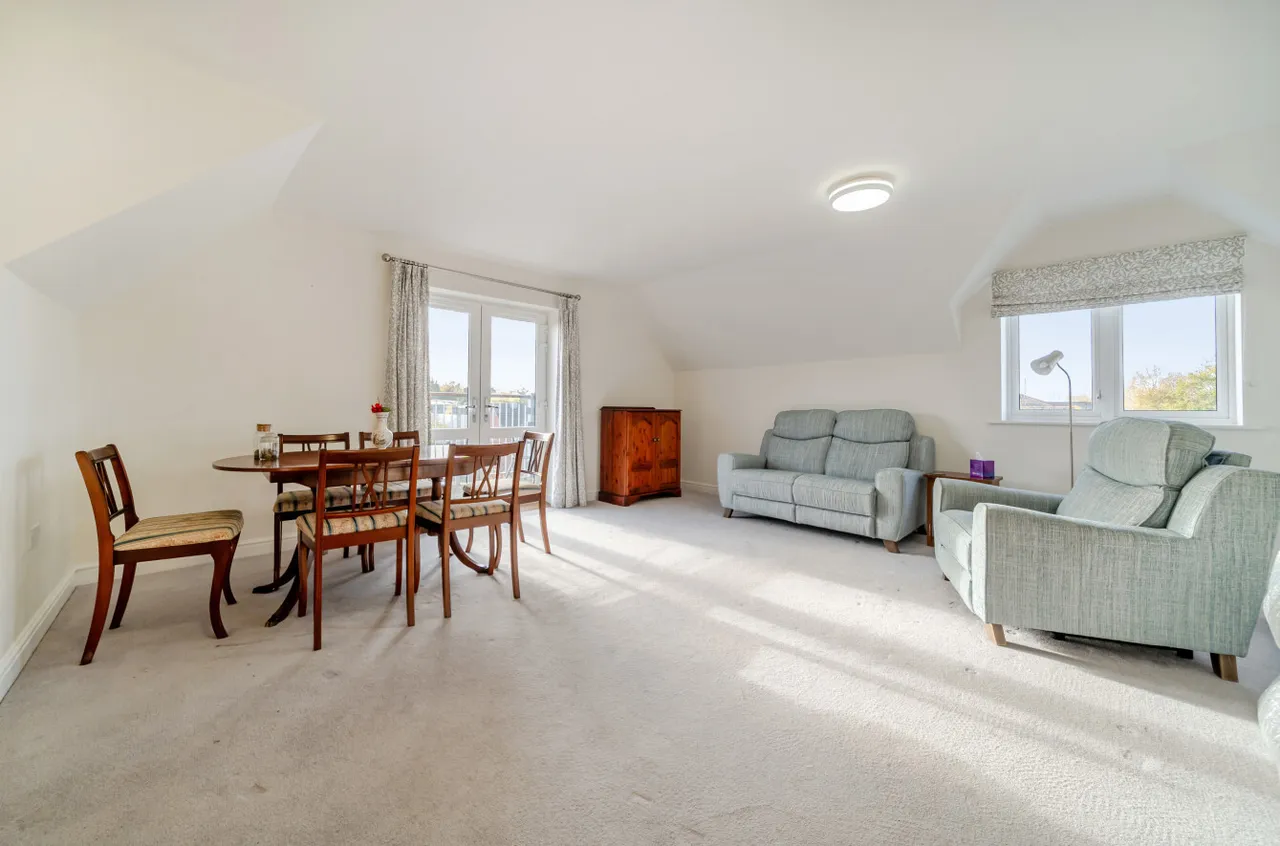 Redfields Lane, Church Crookham, Fleet, Hampshire, GU52 0AE, photo 4