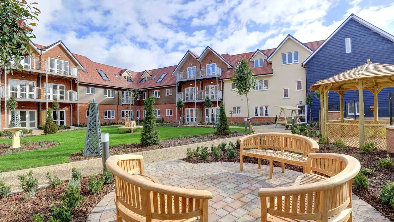 1 bed flat for sale — Redfields Lane, Church Crookham, Fleet, Hampshire, GU52 0AE