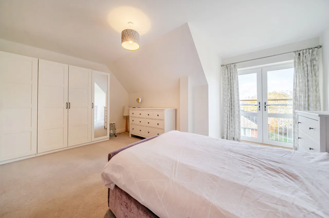 Redfields Lane, Church Crookham, Fleet, Hampshire, GU52 0AE, photo 7