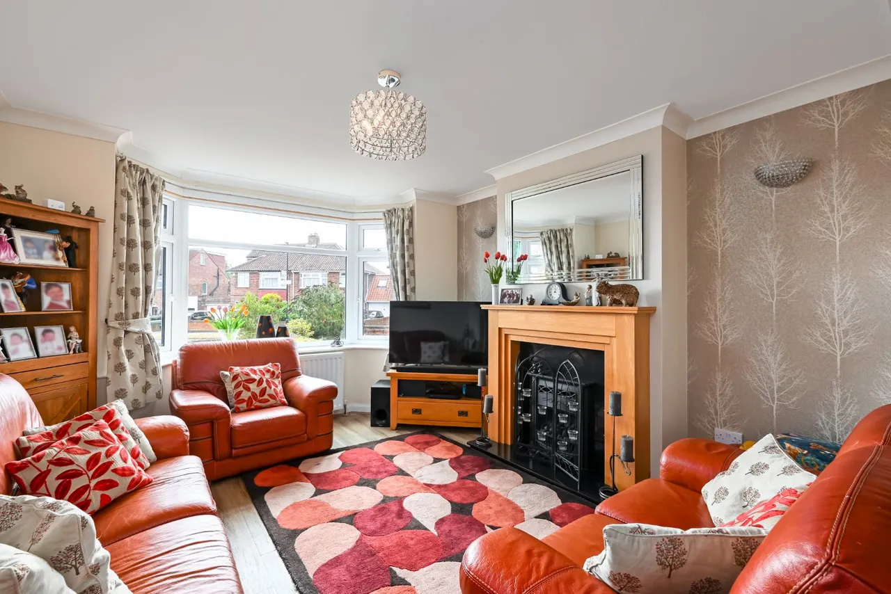 Almsford Drive, Acomb, YO26, photo 2