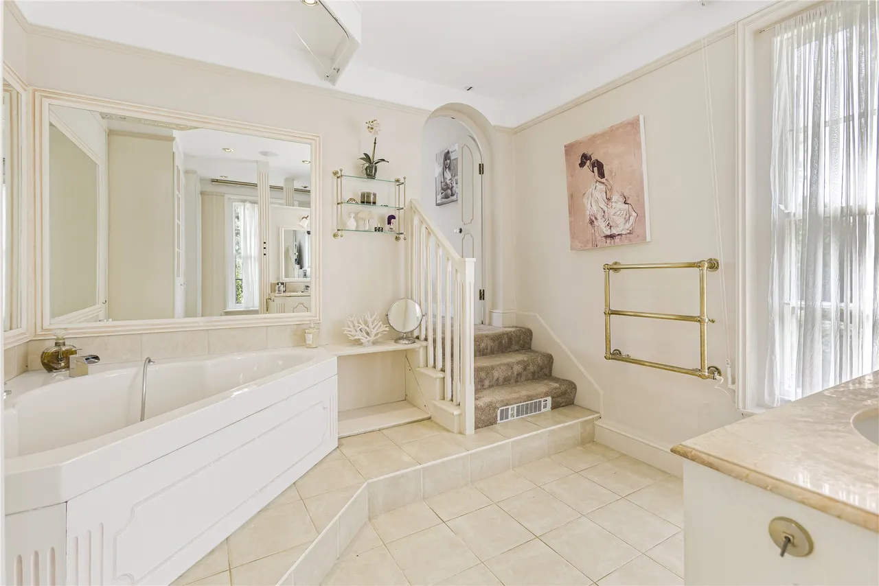 Holmer Ridings, Holmer Green, photo 12