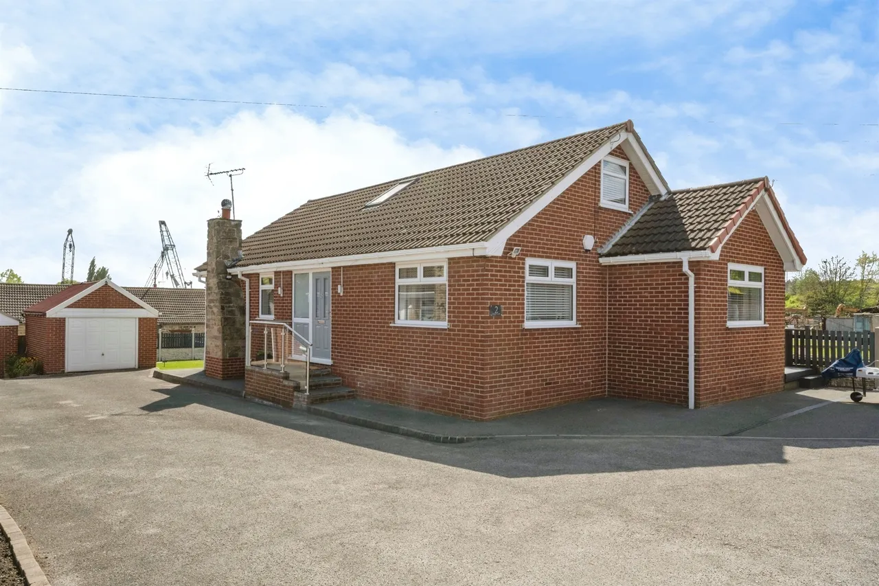 3 bed house for sale — Wharf Close, Swinton, Mexborough