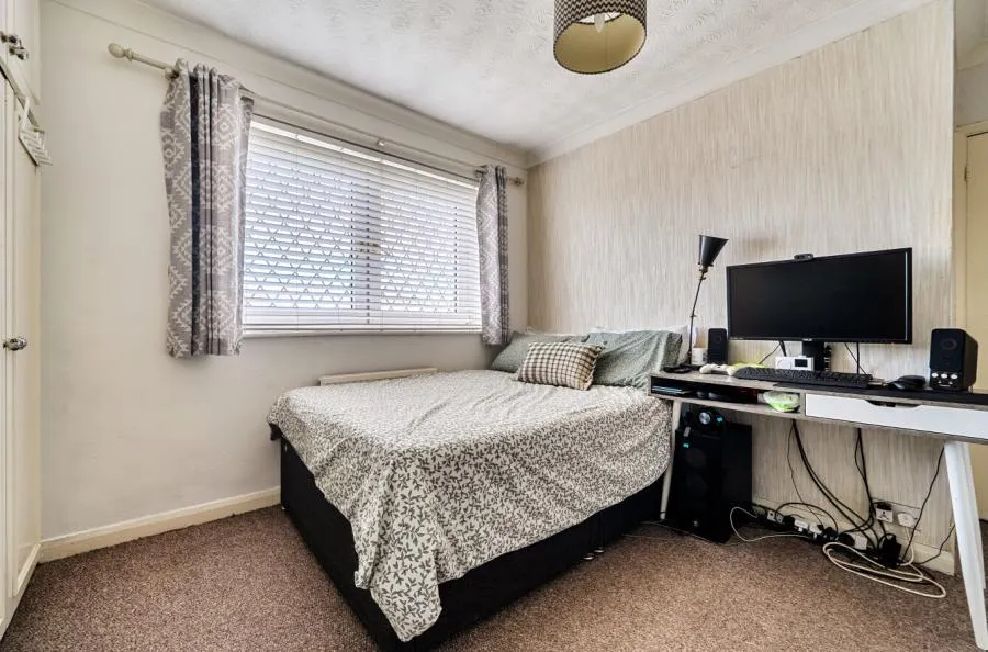 Moreton Way, Slough, SL1, photo 12