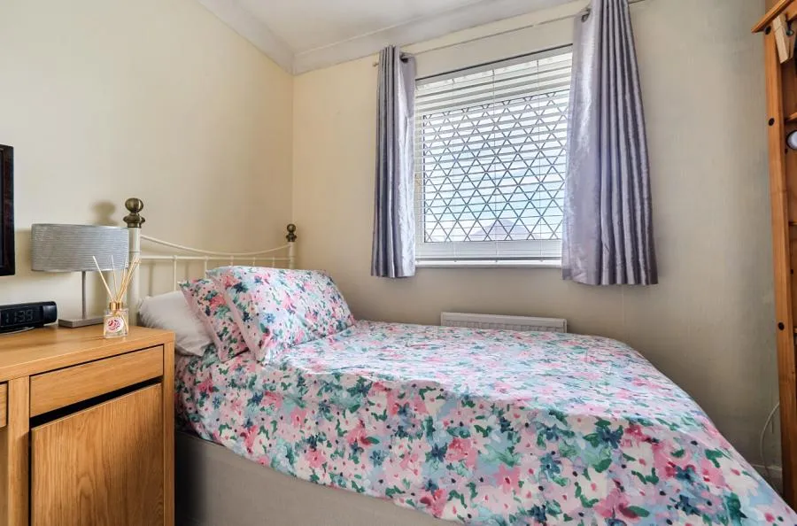 Moreton Way, Slough, SL1, photo 10