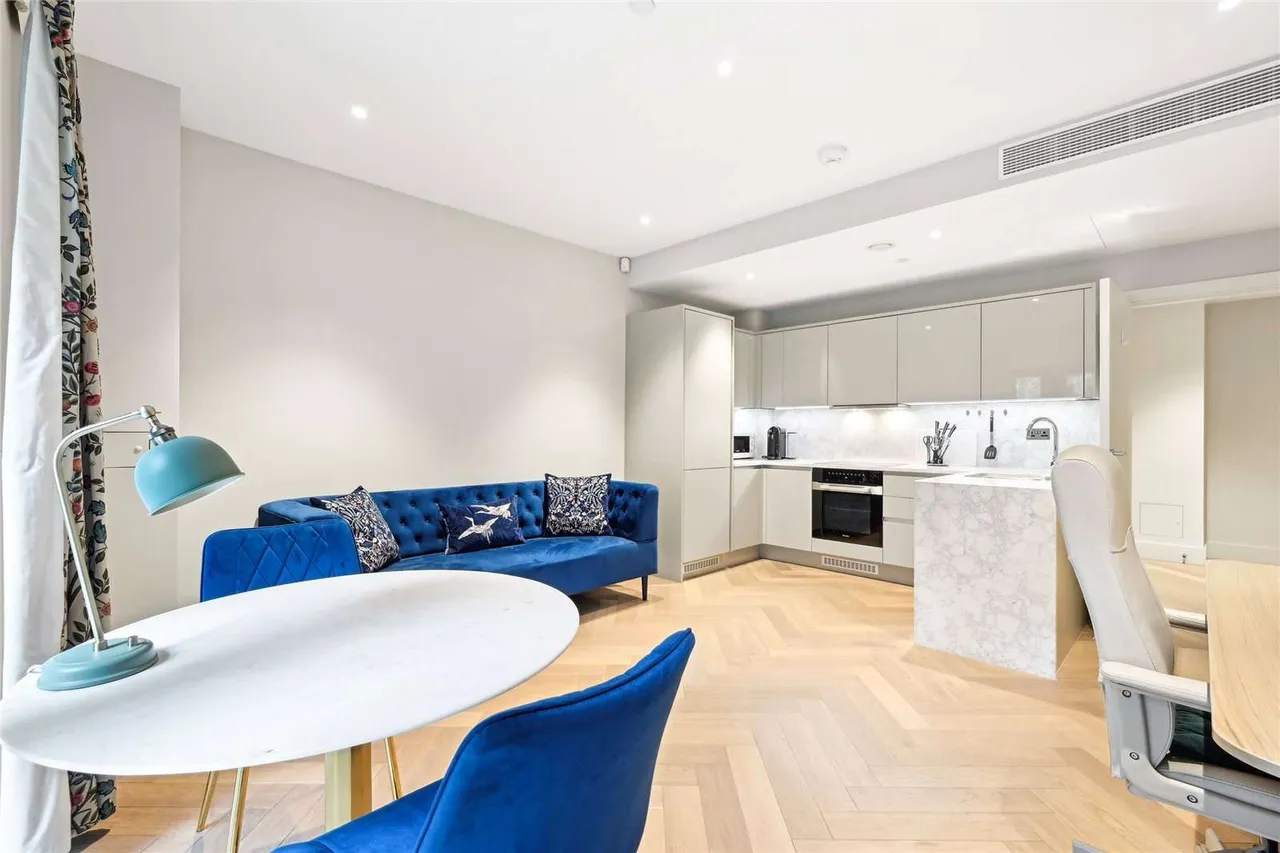 Chimes Apartments, 99-105 Horseferry Road, Westminster, London, SW1P 2DX, photo 2