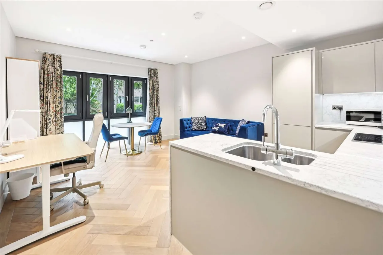 Chimes Apartments, 99-105 Horseferry Road, Westminster, London, SW1P 2DX, photo 4