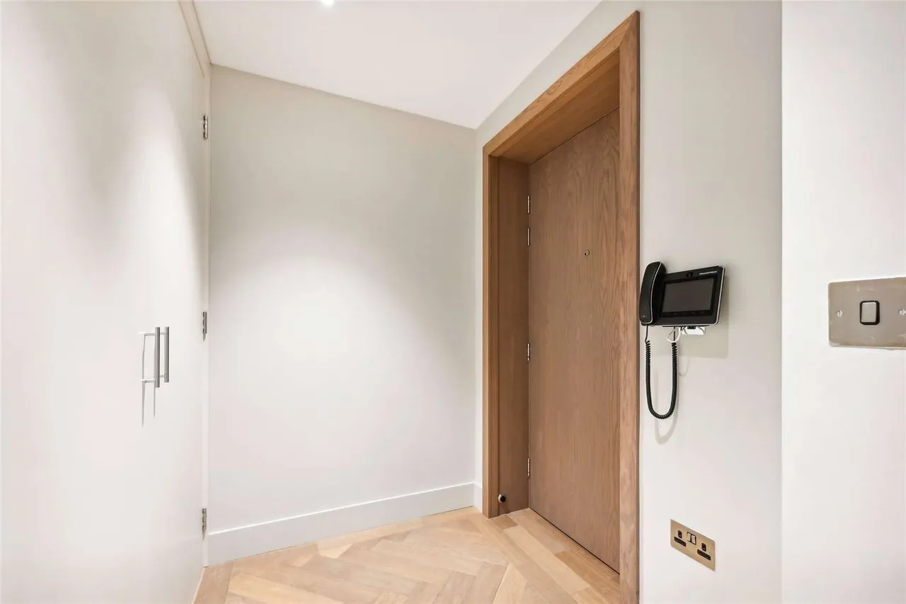 Chimes Apartments, 99-105 Horseferry Road, Westminster, London, SW1P 2DX, photo 8
