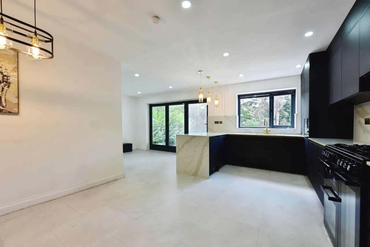 Greenwood Crescent, Sheffield, South Yorkshire, S9, photo 14