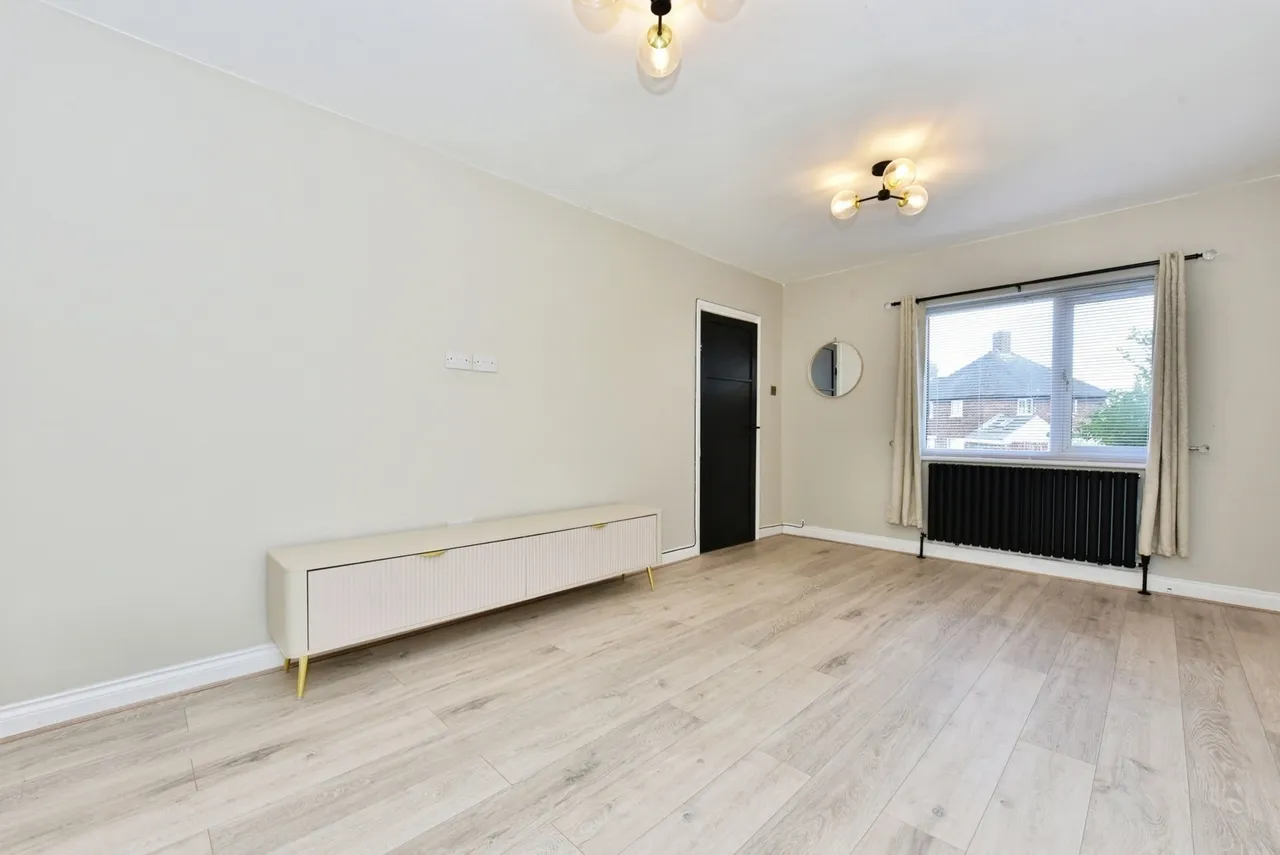 Greenwood Crescent, Sheffield, South Yorkshire, S9, photo 2