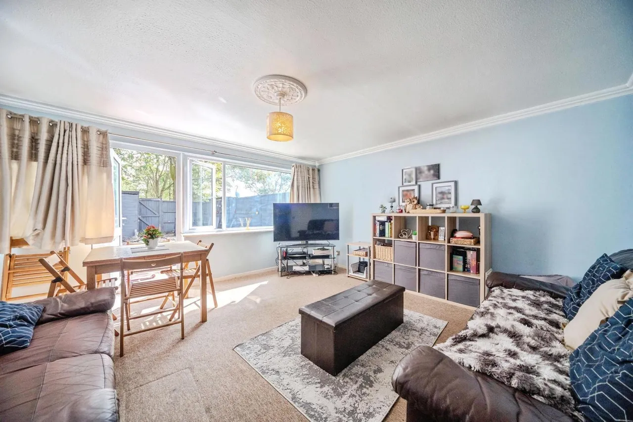 Ruthven Close, Bletchley, Milton Keynes, Buckinghamshire, MK2, photo 4