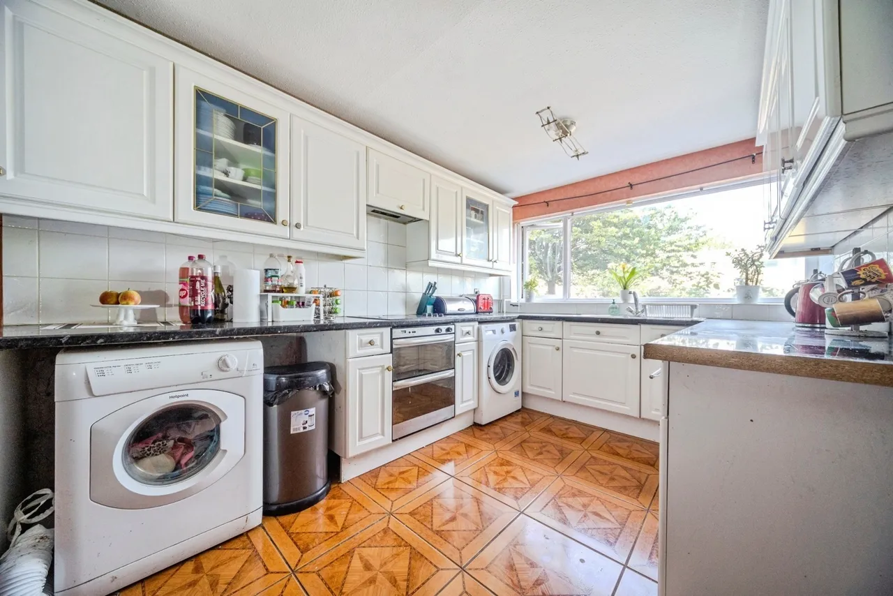 Ruthven Close, Bletchley, Milton Keynes, Buckinghamshire, MK2, photo 2