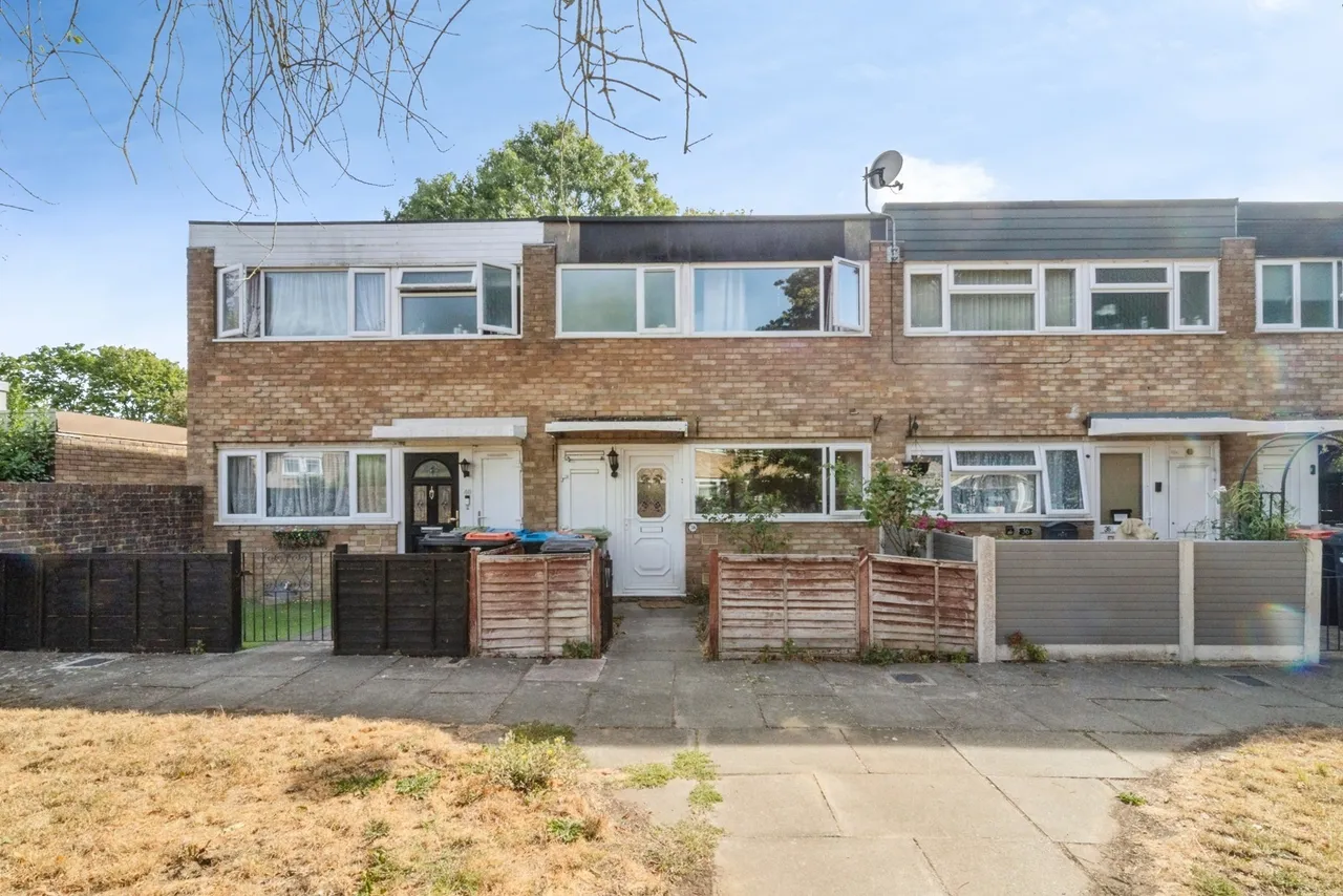 3 bed house for sale — Ruthven Close, Bletchley, Milton Keynes, Buckinghamshire, MK2