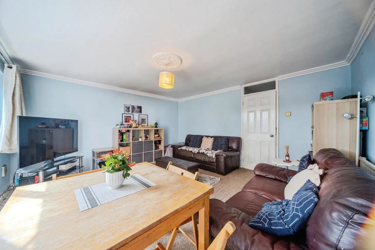 Ruthven Close, Bletchley, Milton Keynes, Buckinghamshire, MK2, photo 5
