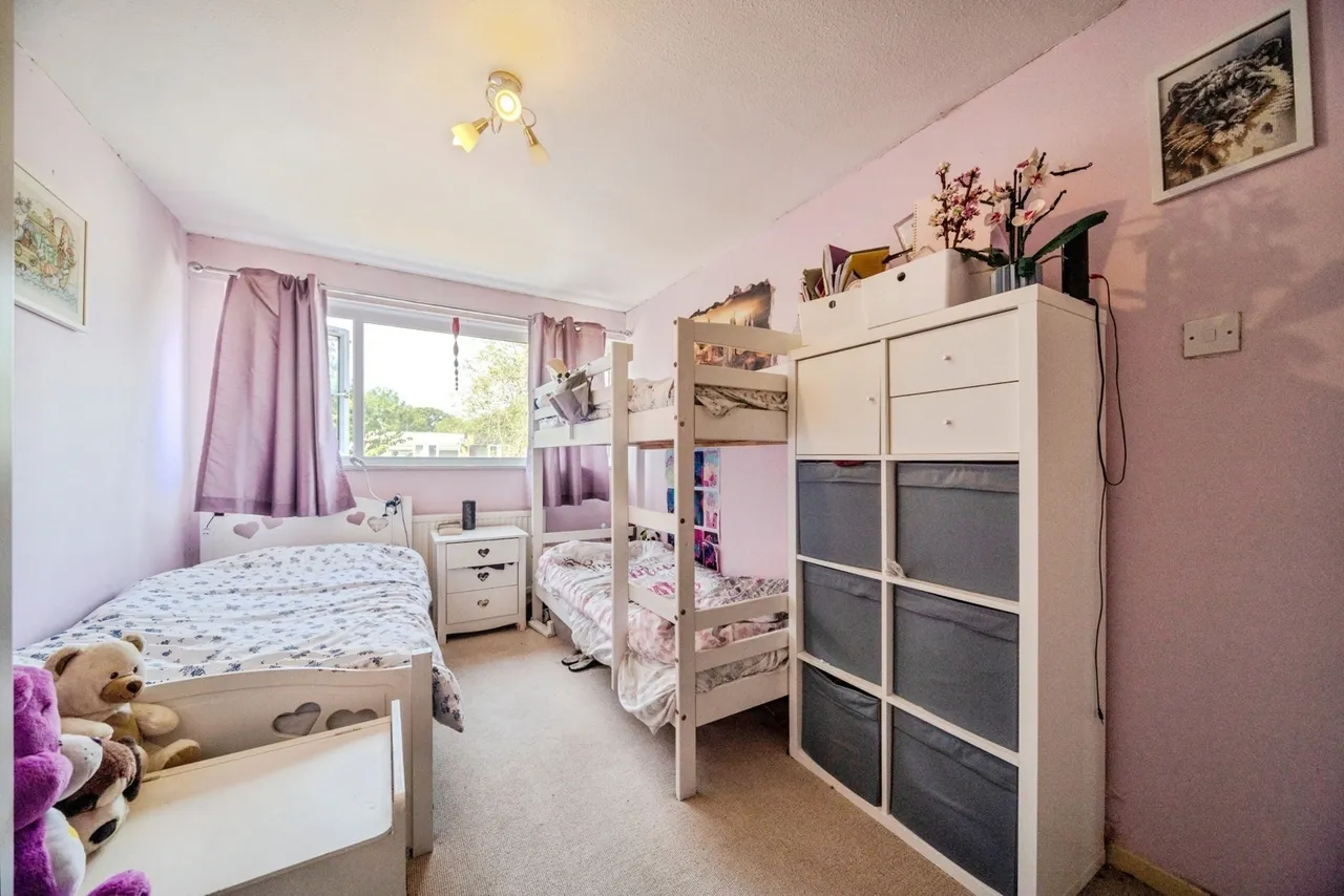 Ruthven Close, Bletchley, Milton Keynes, Buckinghamshire, MK2, photo 10