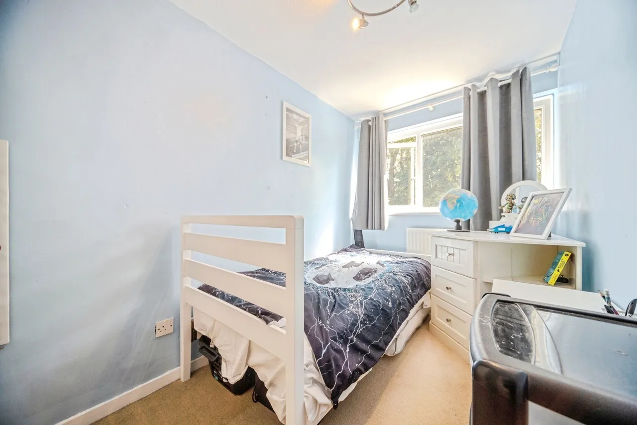 Ruthven Close, Bletchley, Milton Keynes, Buckinghamshire, MK2, photo 12