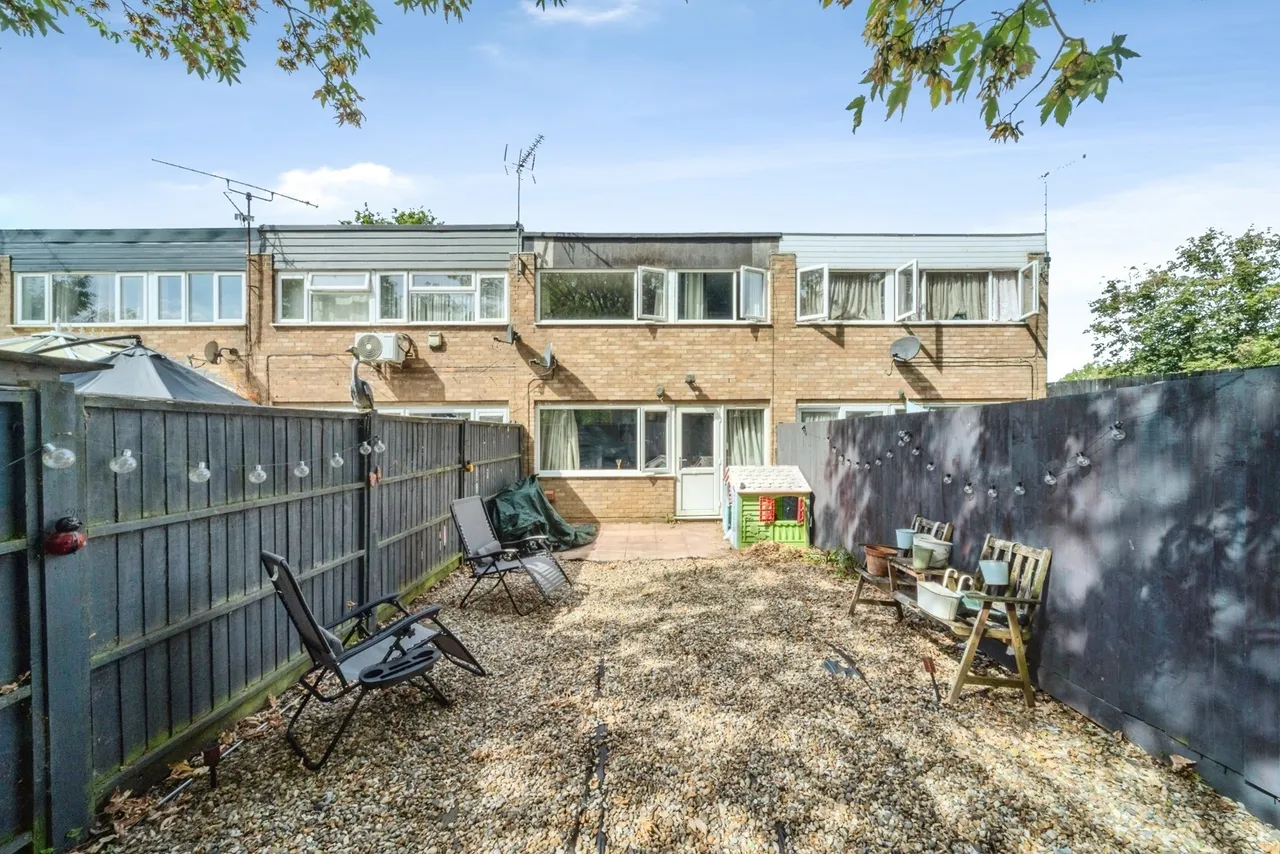 Ruthven Close, Bletchley, Milton Keynes, Buckinghamshire, MK2, photo 15