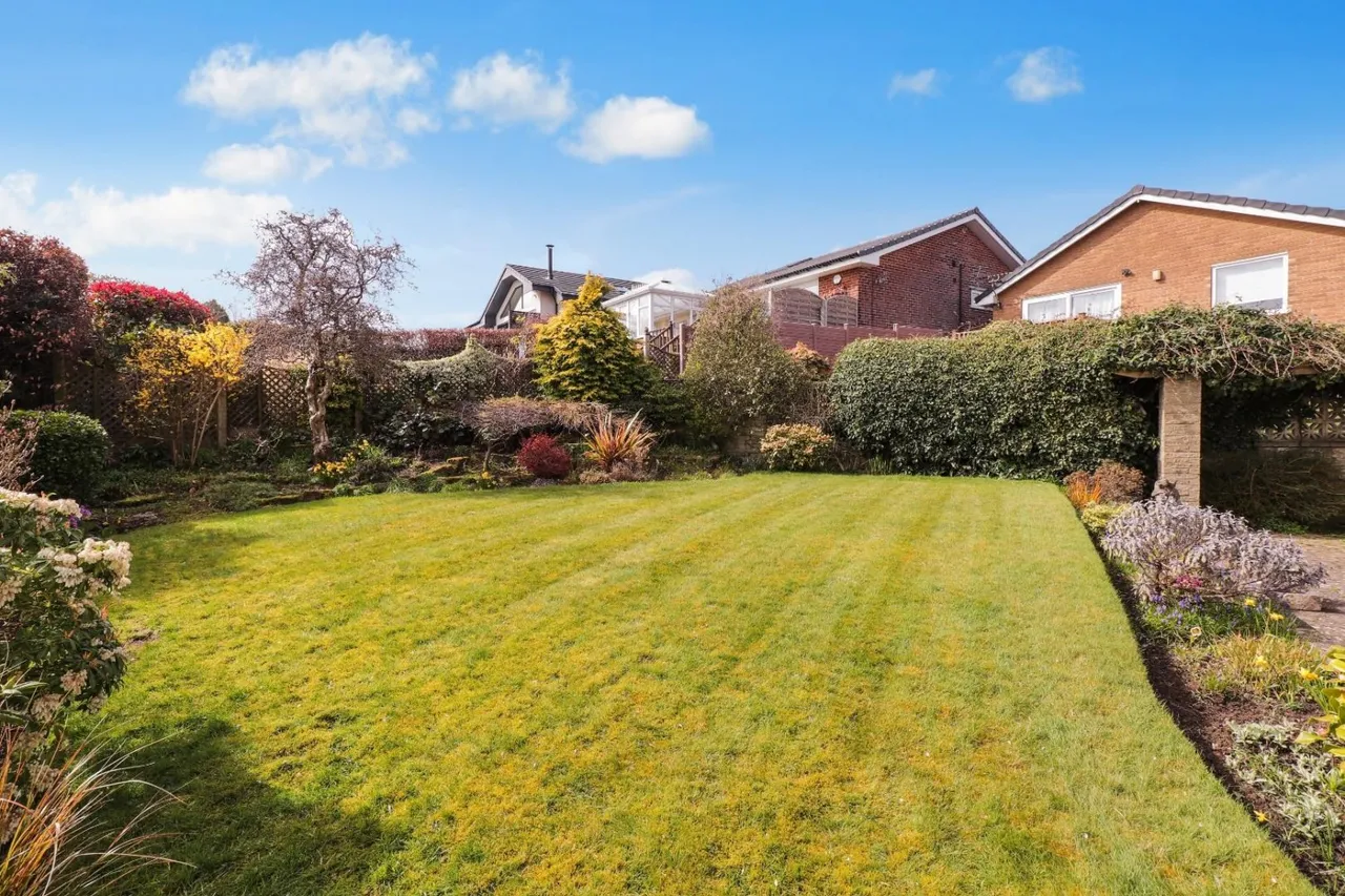 3 bed house for sale — Chorley Drive, Fulwood, Sheffield