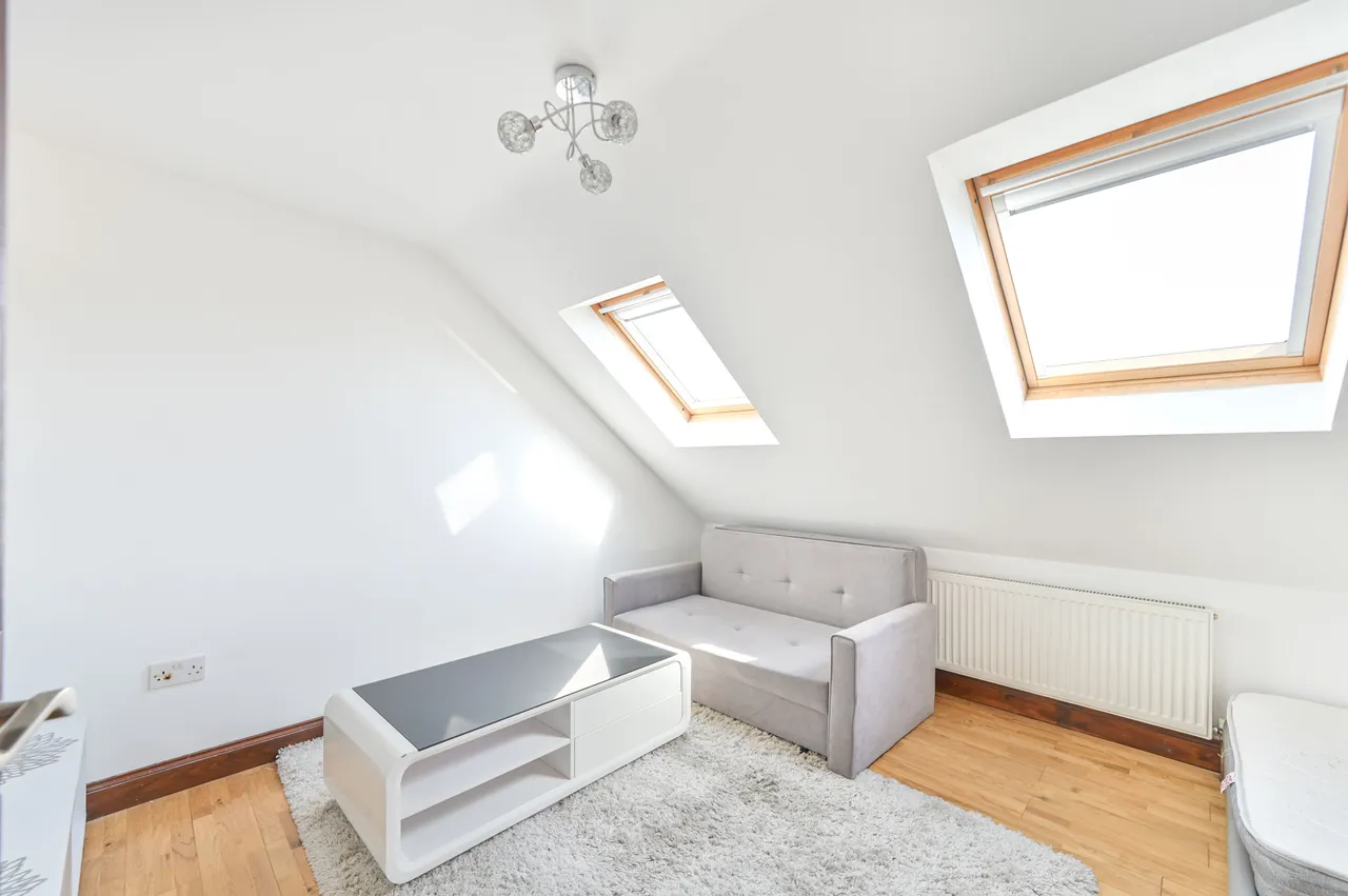 109 Grasmere Avenue, Wembley, photo 4
