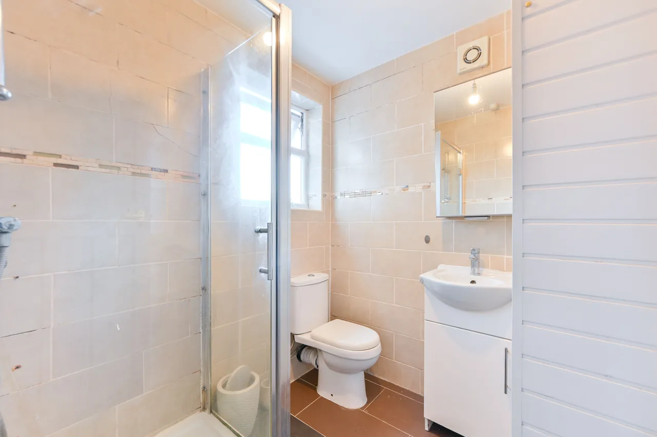 109 Grasmere Avenue, Wembley, photo 6