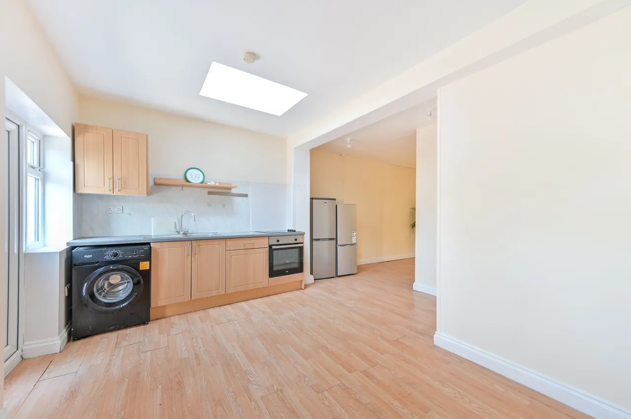 109 Grasmere Avenue, Wembley, photo 8
