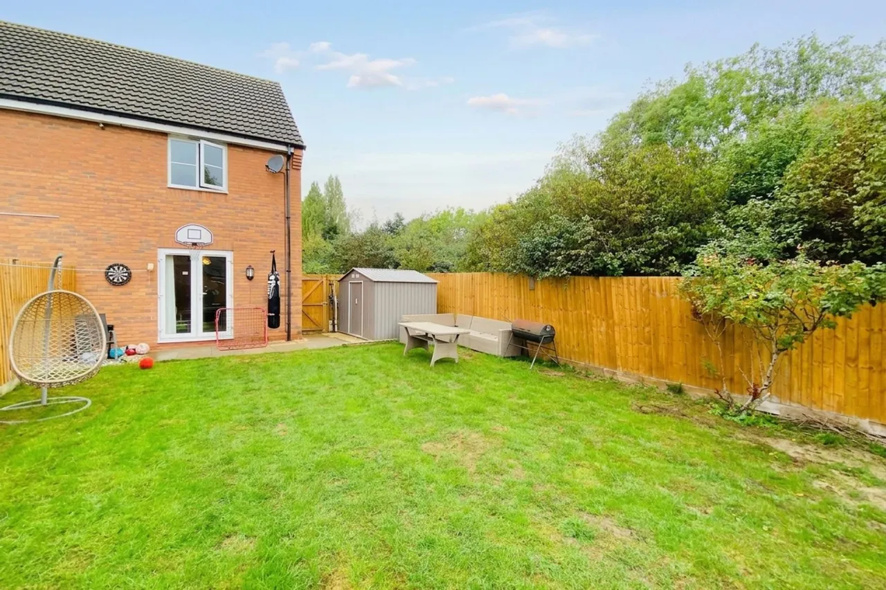 Indigo Drive, Burbage, LE10, photo 2