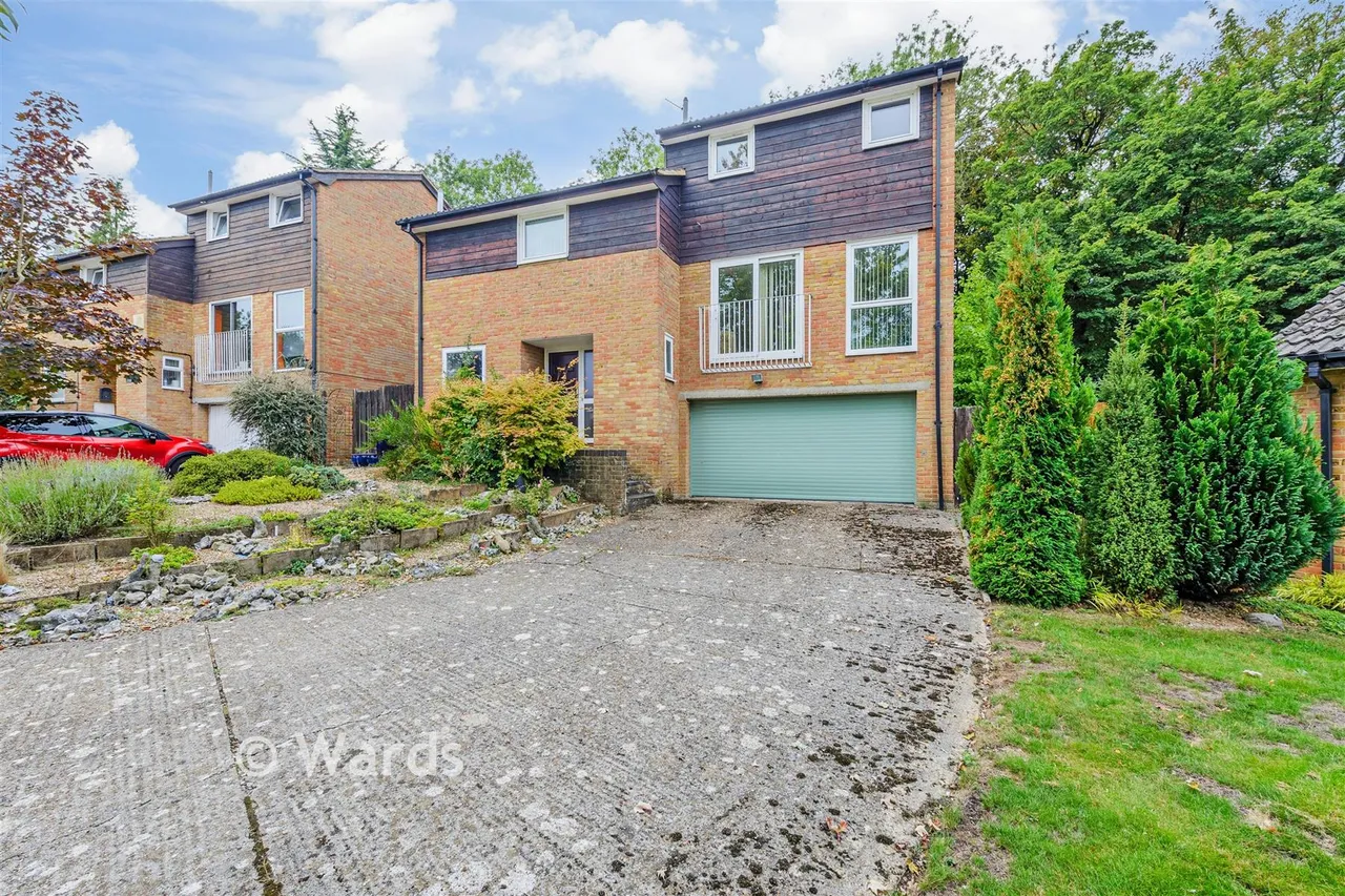 4 bed house for sale, Redhill Wood, New Ash Green, DA3