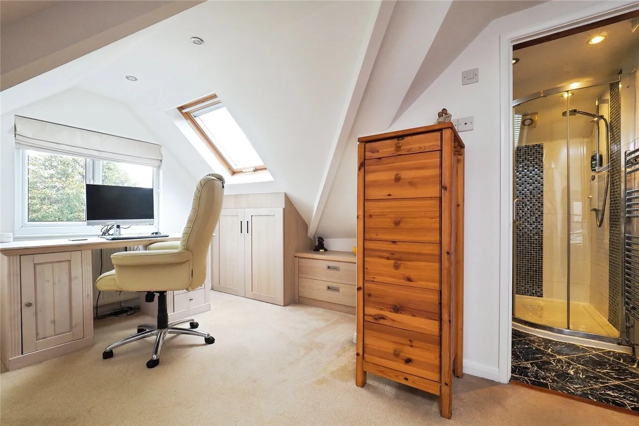 Wollaton Road, Wollaton, Nottingham, NG8, photo 24