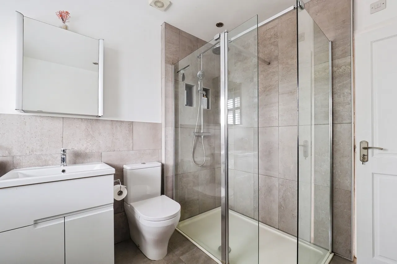 Wollaton Road, Wollaton, Nottingham, NG8, photo 17