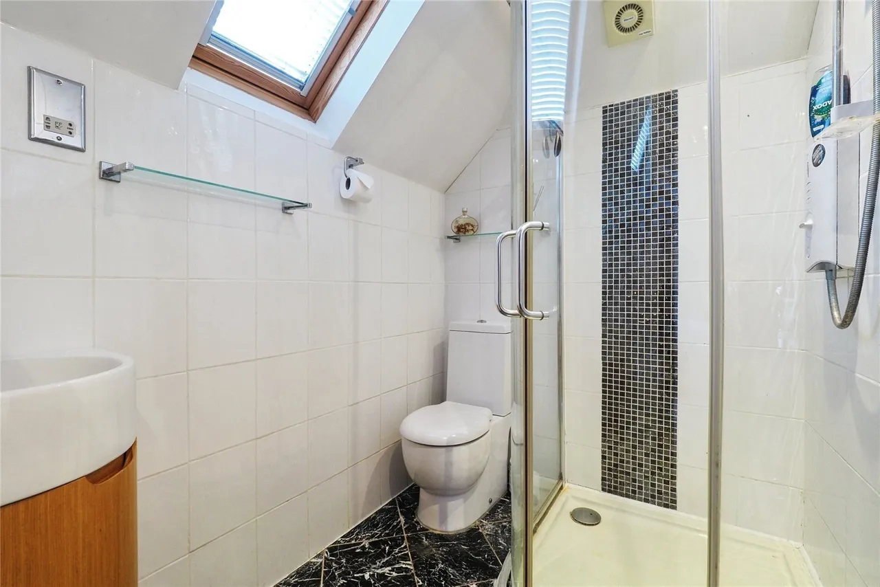 Wollaton Road, Wollaton, Nottingham, NG8, photo 25