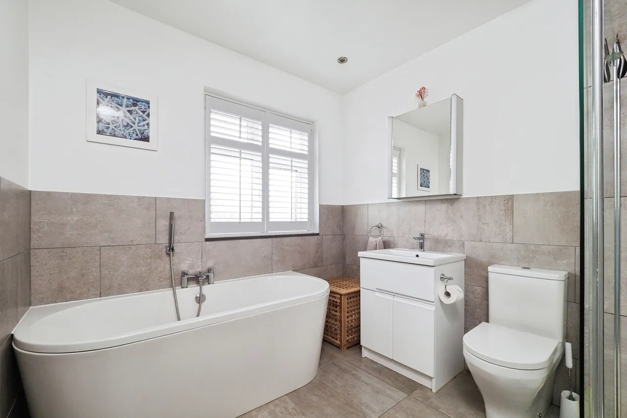 Wollaton Road, Wollaton, Nottingham, NG8, photo 16