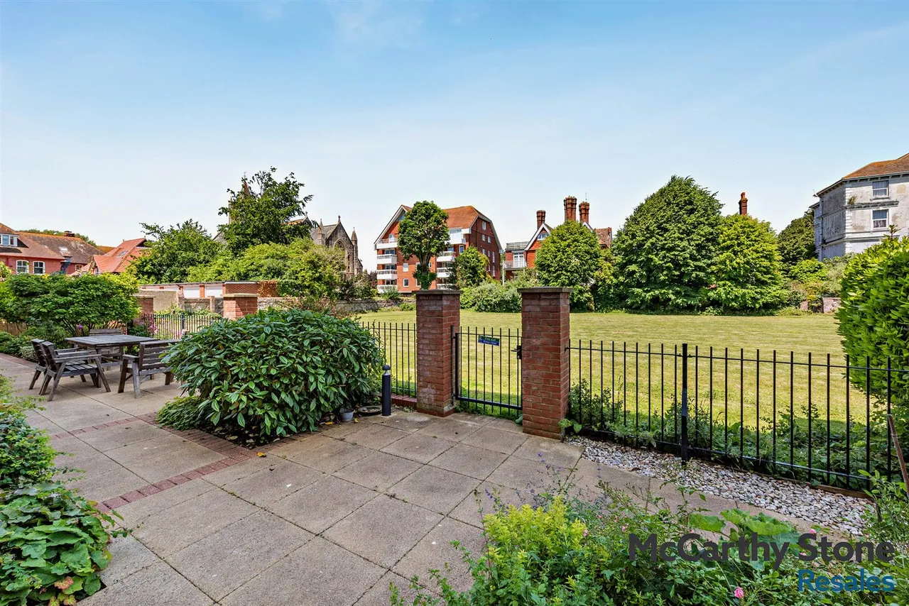 Jevington Gardens, Eastbourne, BN21, photo 22