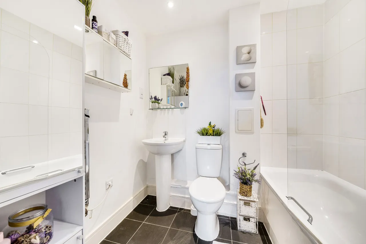 Flat 12, Solar House, 37 Station Road, London, photo 7