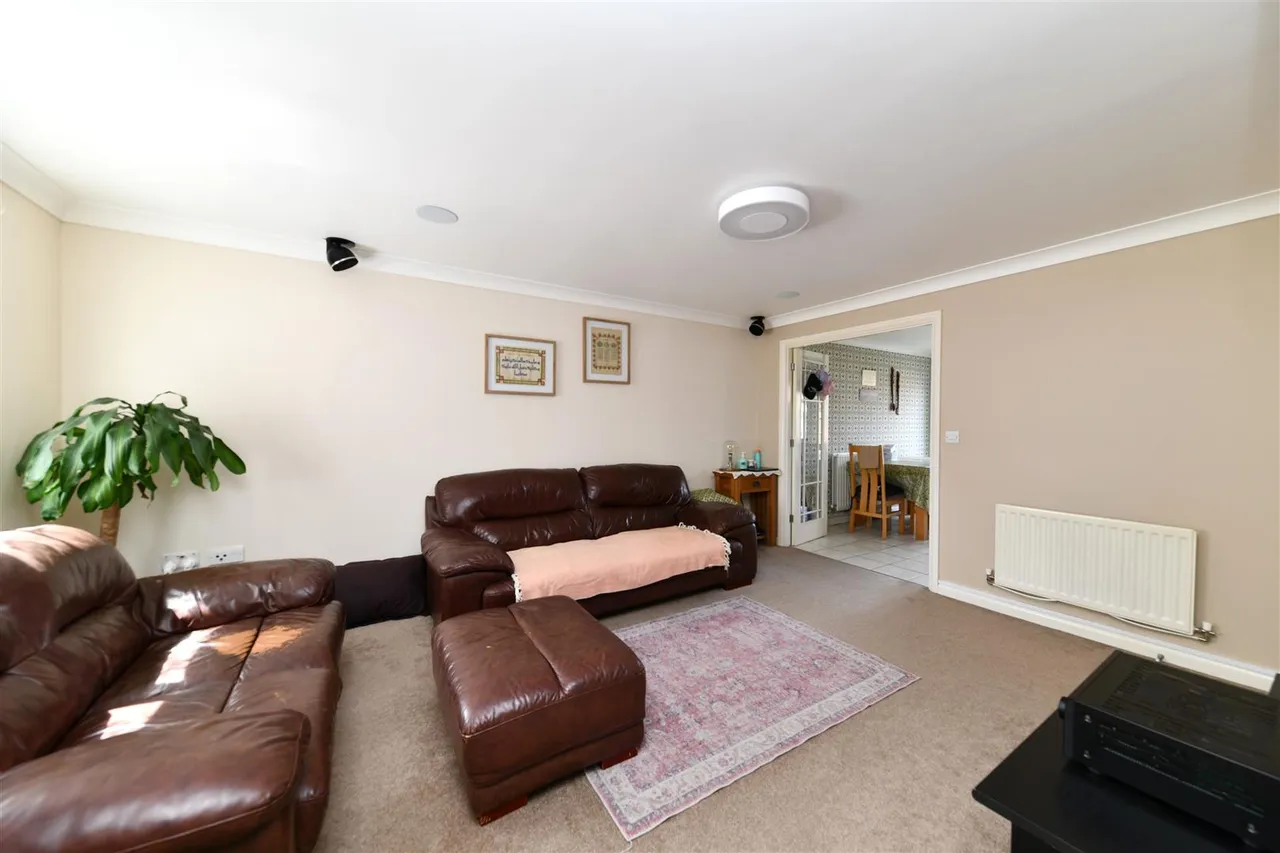 Mendip Way, Stevenage, Herts, SG1 6GY, photo 2