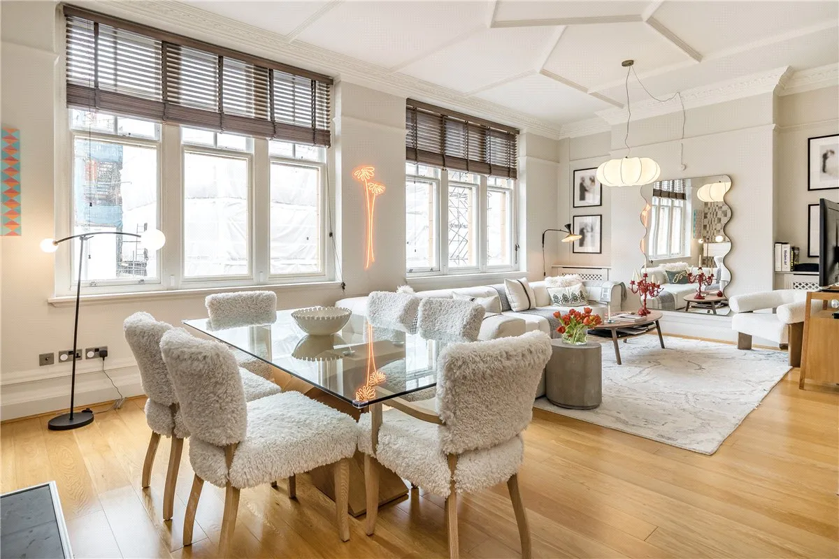 2 bed flat for sale, South Audley Street, London, W1K