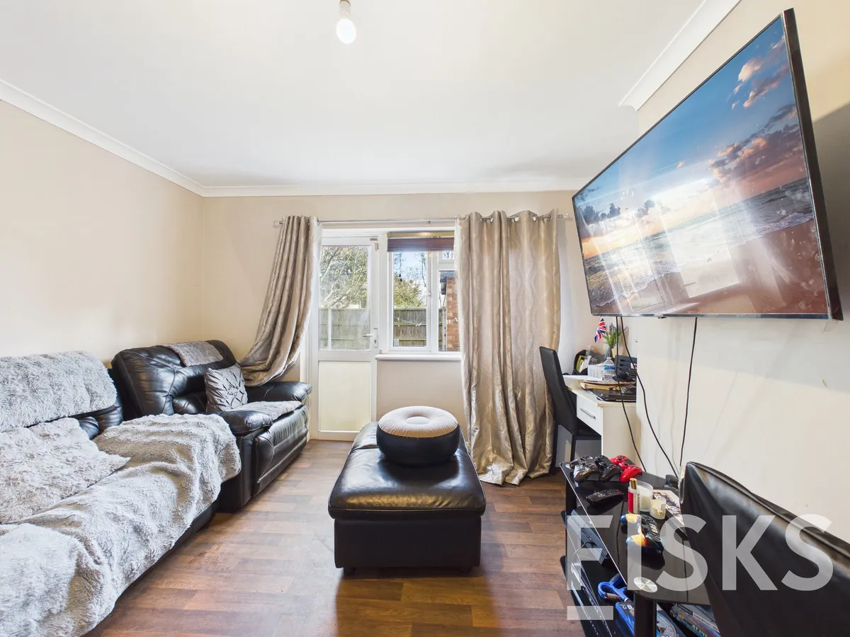 1 bed property for sale, Moss Drive, Basildon, SS16