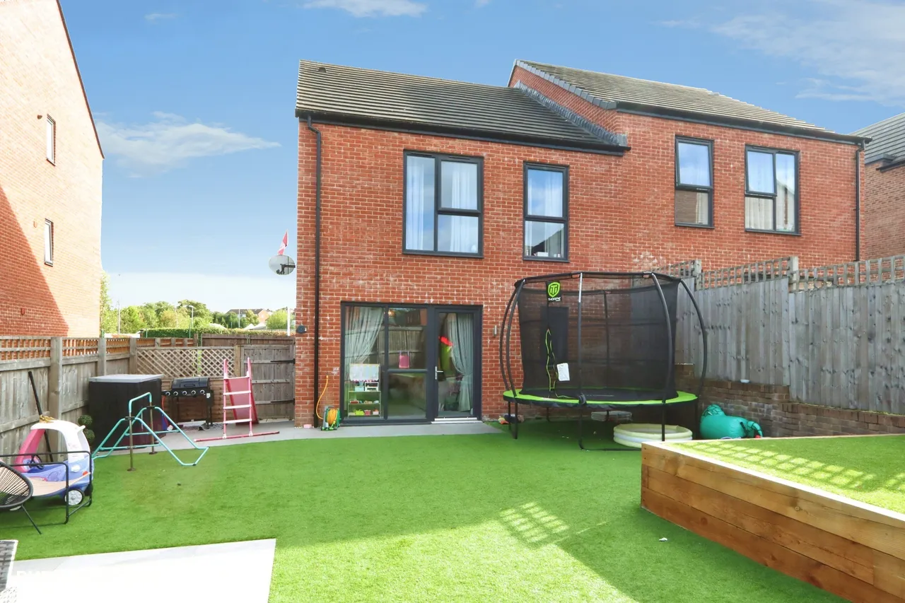 Queen Mary Road, Sheffield, S2, photo 30
