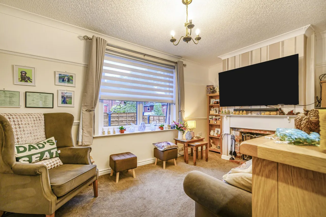Willow Street, Bury, BL9, photo 2