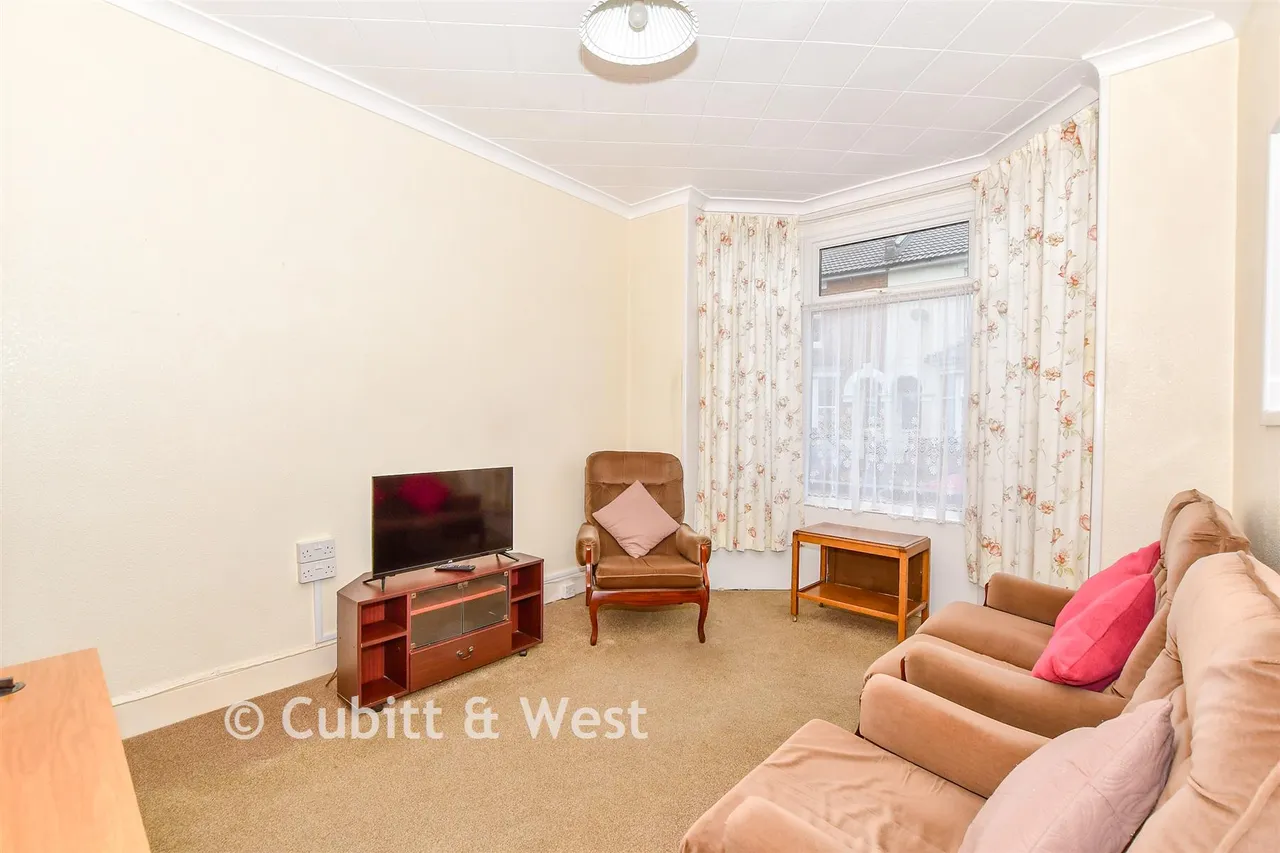 Jessie Road, Southsea, PO4, photo 5