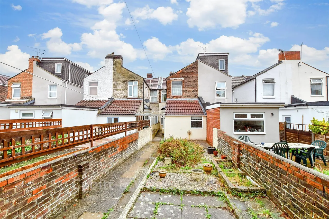 Jessie Road, Southsea, PO4, photo 11