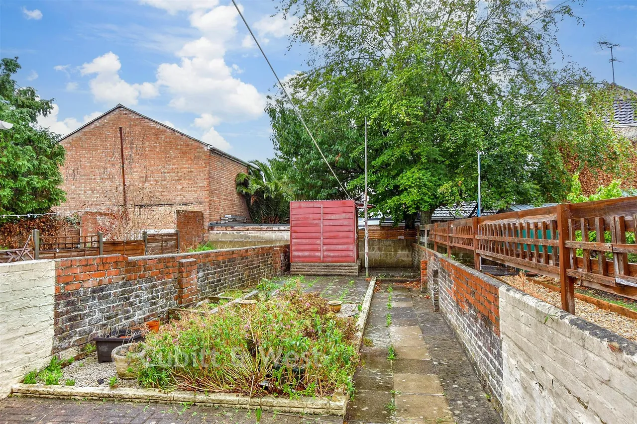 Jessie Road, Southsea, PO4, photo 2